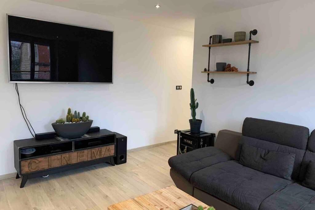 Appartement De Adrien Garage Prive Charleville-Mézières מראה חיצוני תמונה